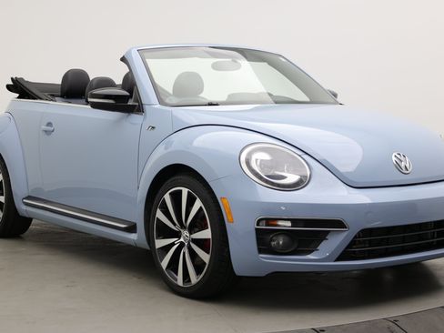 Used 2015 Volkswagen Beetle R-Line FWD image 3