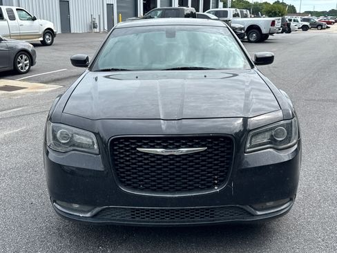 Used 2018 Chrysler 300 S AWD/4WD image 2
