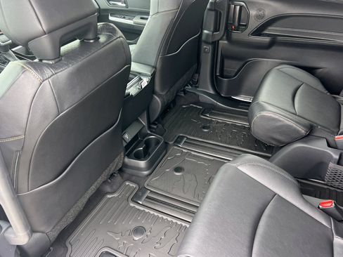 New 2026 Toyota Sienna XLE Woodland Edition AWD/4WD image 11
