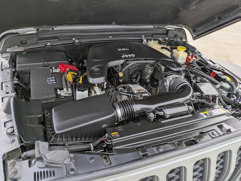 Used 2021 Jeep Gladiator Rubicon AWD/4WD image 30