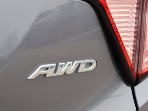 Used 2018 Honda HR-V LX image 9