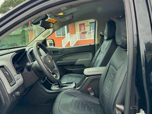 Used 2017 Chevrolet Colorado W/T w/ WT Convenience Package RWD image 9