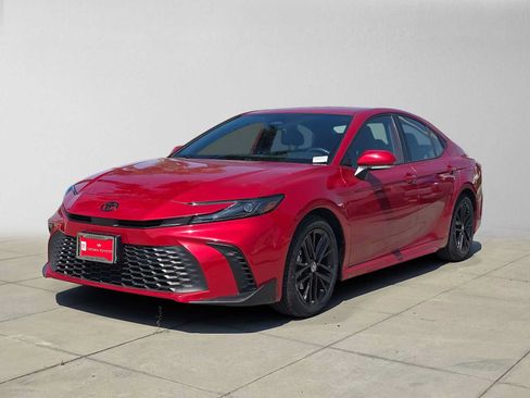 Certified 2025 Toyota Camry SE FWD image 7