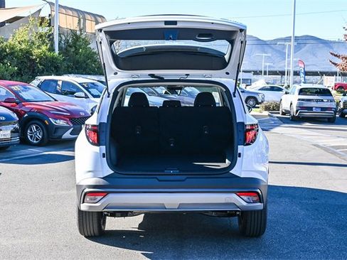 New 2026 Hyundai Tucson Blue SE image 7