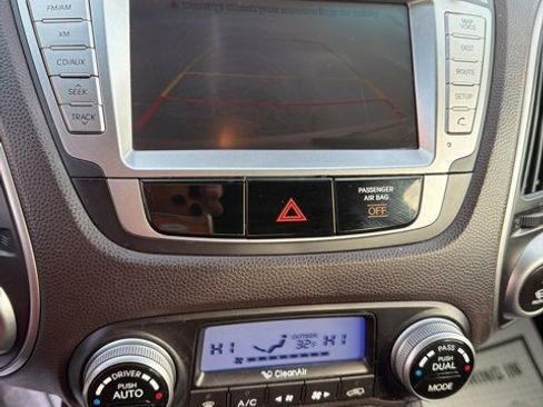 Used 2011 Hyundai Tucson Limited w/ Premium Pkg 3 image 18