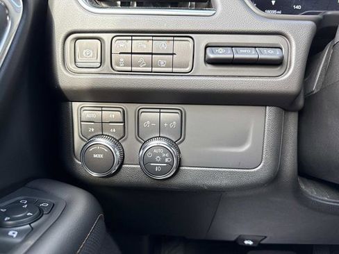 Used 2024 GMC Yukon AT4 w/ AT4 Premium Package image 18