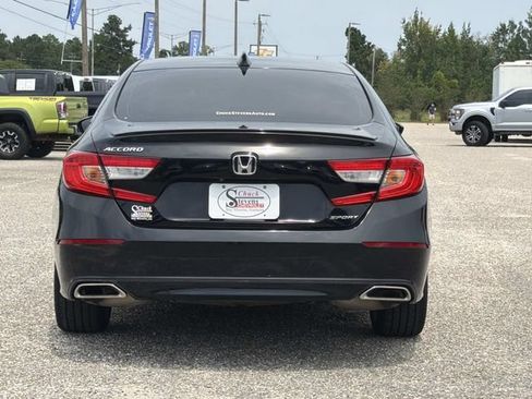 Used 2018 Honda Accord Sport image 8