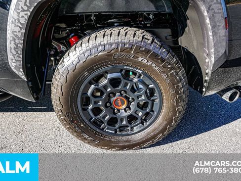 Used 2025 Toyota Tundra Limited AWD/4WD image 17