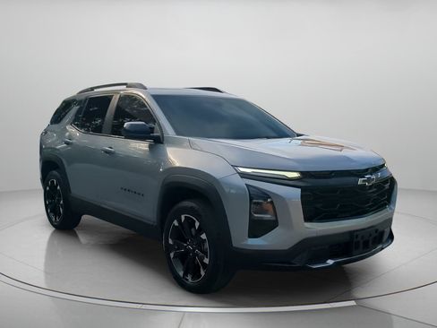 Used 2025 Chevrolet Equinox RS w/ Convenience Package III FWD image 2