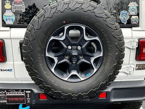 Used 2023 Jeep Wrangler Unlimited Rubicon 4xe image 9