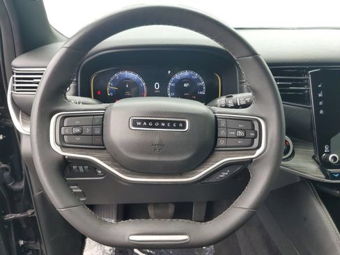 Used 2023 Jeep Wagoneer Series III w/ Preferred Equipment Group AWD/4WD image 12