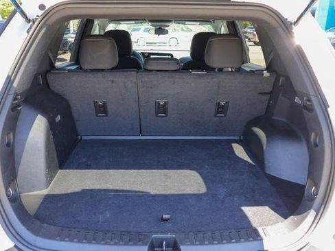 Certified 2025 Chevrolet Equinox LT FWD image 19
