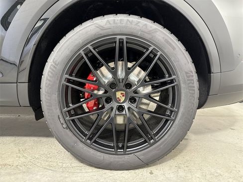 New 2026 Porsche Cayenne S image 14