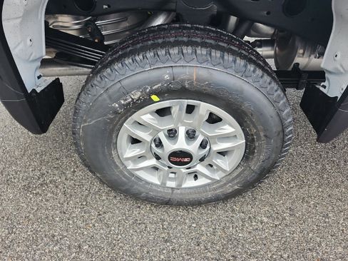 New 2026 GMC Sierra 2500 Pro image 8