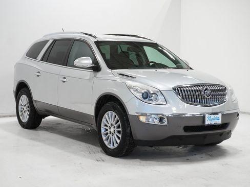 Used 2010 Buick Enclave CX w/ Driver Confidence Package image 4