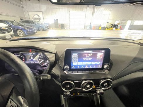 Used 2025 Nissan Sentra SV FWD image 28