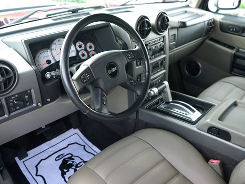Used 2004 HUMMER H2 w/ Preferred Equipment Group AWD/4WD image 16