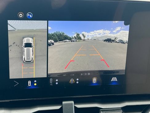 New 2026 Chevrolet Equinox ACTIV w/ Safety and Technology Package AWD/4WD image 17