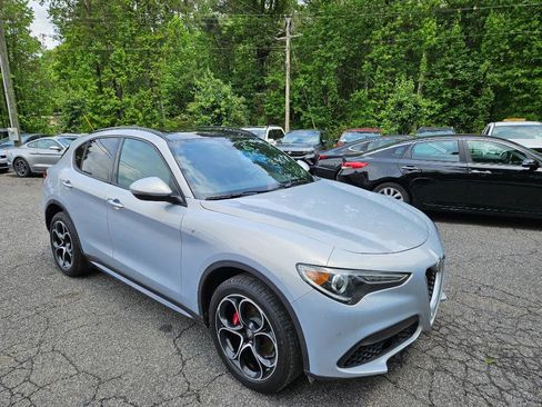 Used 2022 Alfa Romeo Stelvio Ti w/ Active Assist Plus Package image 17