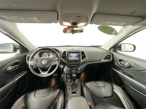 Used 2020 Jeep Cherokee Latitude Plus w/ Cold Weather Group image 3