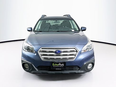 Used 2017 Subaru Outback 2.5i Premium AWD/4WD image 2