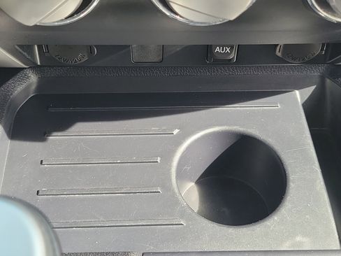 Used 2018 Toyota Tundra SR5 image 24