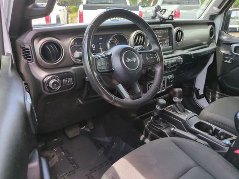 Used 2019 Jeep Wrangler Sport AWD/4WD image 14