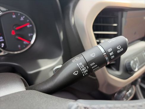 Used 2023 GMC Acadia Denali AWD/4WD image 24