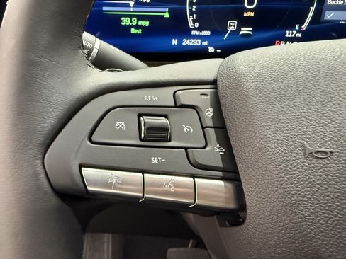 Used 2024 Cadillac XT4 Luxury w/ Cold Weather Package FWD image 15