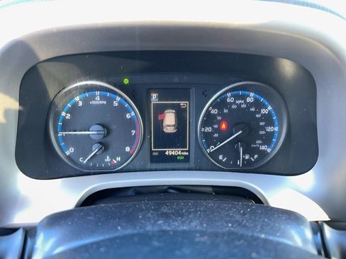 Used 2017 Toyota RAV4 XLE image 18