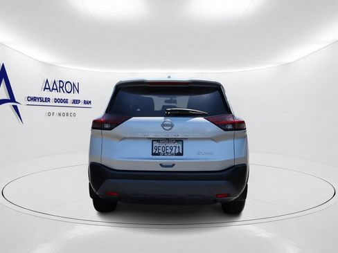 Used 2022 Nissan Rogue SV AWD/4WD image 5