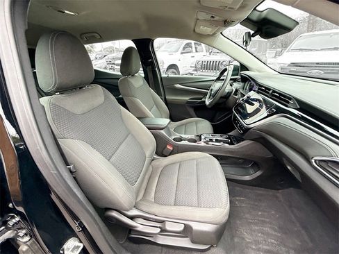 Used 2023 Chevrolet Bolt EUV LT image 32