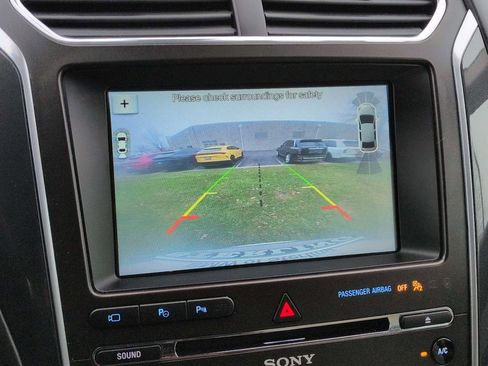 Used 2017 Ford Explorer Platinum image 31