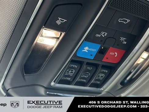 Used 2022 Jeep Grand Cherokee L Limited AWD/4WD image 21