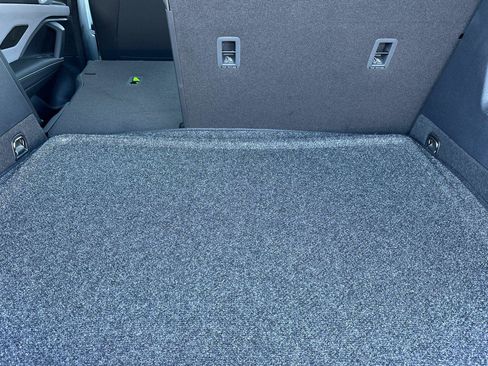 New 2026 Volkswagen Tiguan SE image 14