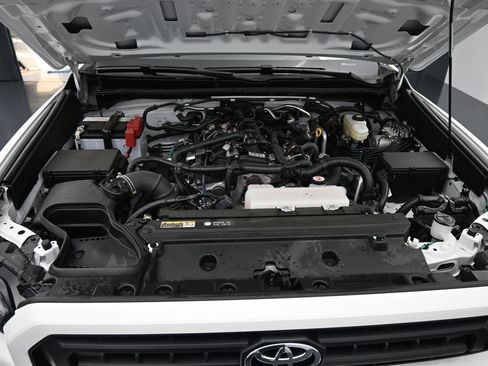 Used 2025 Toyota 4Runner SR5 AWD/4WD image 14