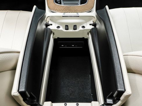 Used 2023 Mercedes-Benz E 350 4MATIC Sedan image 32