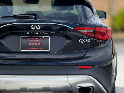 Used 2019 INFINITI QX30 AWD w/ Navigation Package image 14
