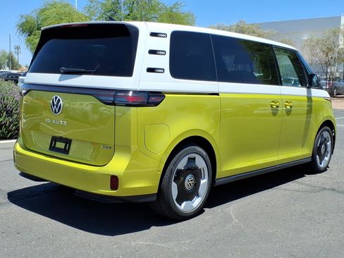 New 2025 Volkswagen ID. Buzz Pro S Plus AWD/4WD image 7
