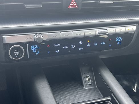 Used 2023 Hyundai Ioniq 6 SE image 21