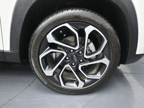 Used 2025 Chevrolet Trax RS FWD image 5