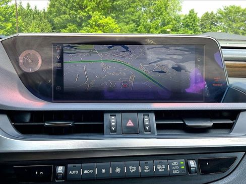 Used 2019 Lexus ES 300h w/ Accessory Package 2 FWD image 13