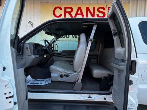 Used 2000 Ford F250 XL image 10