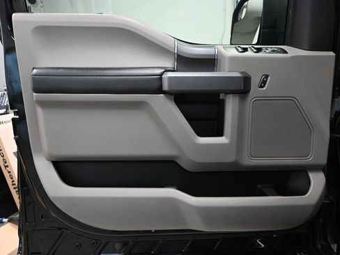 Used 2018 Ford F150 XLT w/ Equipment Group 302A Luxury image 22