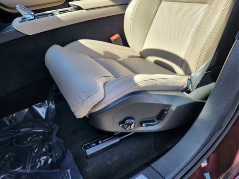 New 2026 Volvo XC90 T8 Ultra w/ Lounge Package AWD/4WD image 17