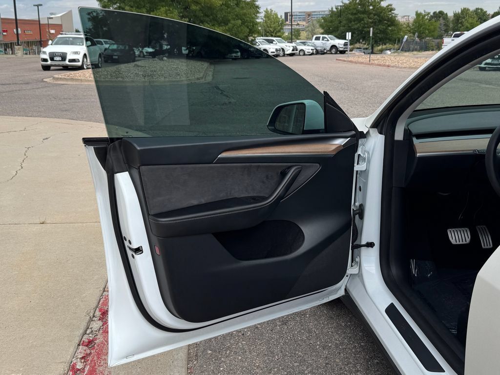 Used 2023 Tesla Model Y Long Range AWD/4WD image 17