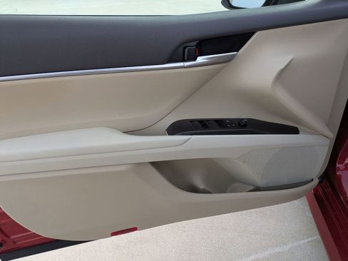 Used 2023 Toyota Camry LE image 12