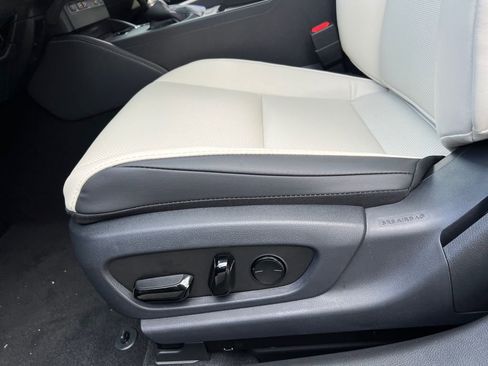 Certified 2025 Lexus ES 350 w/ Premium Package image 13