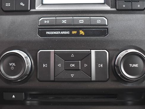 Used 2018 Ford F150 XLT AWD/4WD image 12