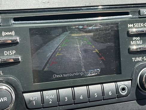 Used 2014 Nissan Frontier SV w/ SV Value Truck Package RWD image 17